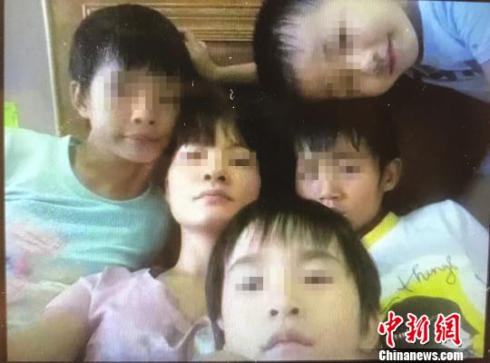 海南母亲带子女喝农药事件续：6岁男孩命悬一线