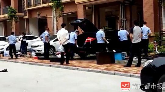 广东江门一狱警涉嫌杀人被警方抓捕归案组图