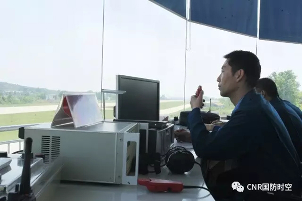 空军空降兵某运输航空兵旅亮相,并接收鄂北某场站