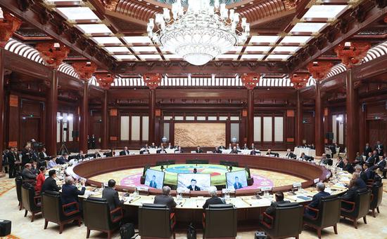 5月15日，“一带一路”国际合作高峰论坛在北京雁栖湖国际会议中心举行圆桌峰会，国家主席习近平主持会议并致辞。新华社记者 马占成 摄