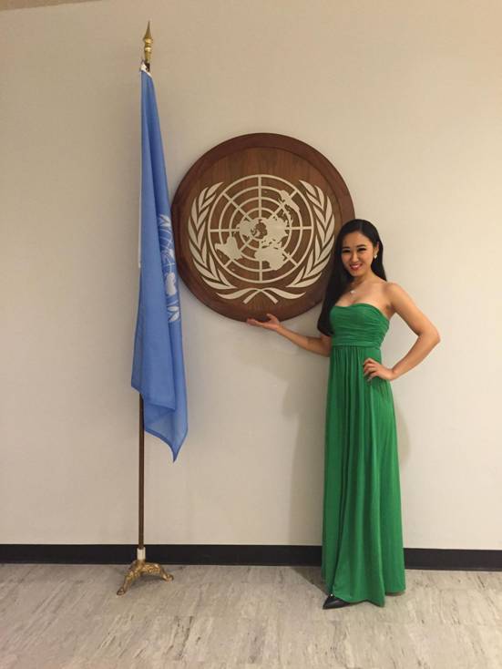 在纽约联合国总部为慈善活动独奏演出