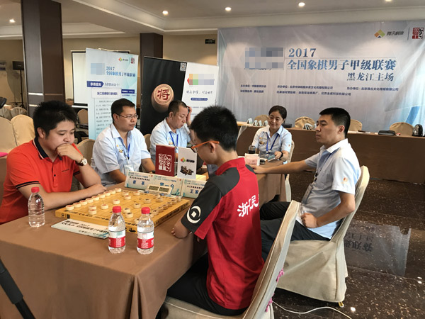 中国象棋    威凯金环京冀联队同样的5比3取胜了杭州市象棋协会队,这