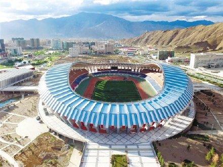 拉萨市文化体育中心位于拉萨市柳梧新区,于2012年4月动工建设,2014年11月竣工,占地387亩,其中体育场可容纳观众20052人。
