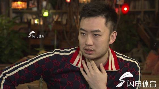 常年征战赛场,睢冉对于家人始终怀揣着亏欠,退役之后,在不离开篮球事业的同时,睢冉也是希望能够多谢时间陪陪家人,“不想错过儿子的成长阶段吧,把更多的重心放到家人身上,和家人多去旅行,去认知这个世界。”至于未来儿子会不会也走上篮球道路,因为体会了篮球之路的苦,睢冉更多的还是怀着这样一种心态,“看孩子的喜好吧。”