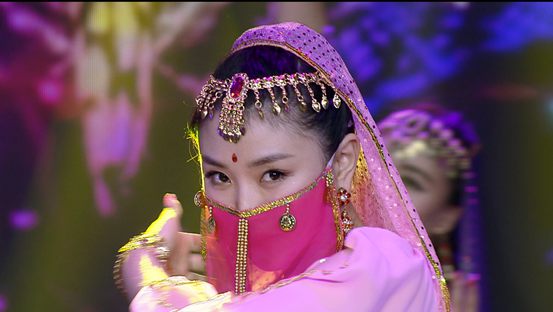 歌手肖洋《天竺少女》歌舞片舞台照曝光 清纯美丽