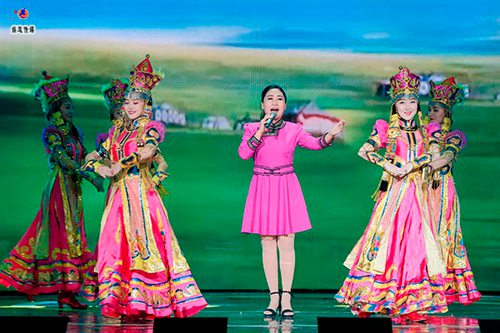 蒙古女歌手都兰娜受邀录制央视《黄金100秒》