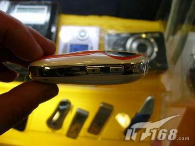 爱国者F850上市再降百元