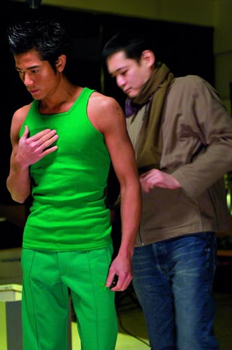 组图:郭富城个唱海报曝光 变身绿衣人秀胸肌