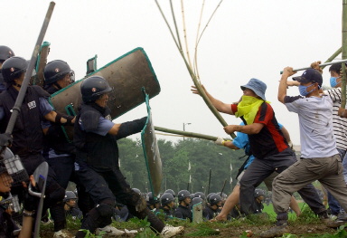 朝鲜防暴警察图片