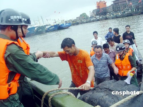 图：台风“海棠”逼近台州