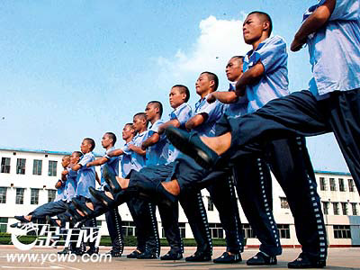 这两天,面对着200名新入监的服刑人员,广东省高明监狱教育科的张国栋