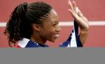 图文：美国选手折桂女子200米 阿莉森挥手致意
