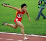 图文：世锦赛男子110米栏 刘翔奔向终点