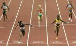 图文：女子4X100米美国夺魁 最后冲刺瞬间