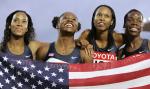 图文：女子4X100米美国夺魁 四姐妹赛后合影