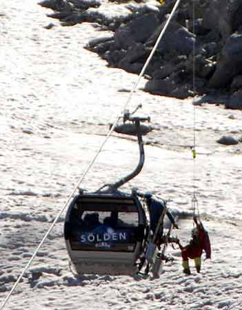 奥地利发生高山缆车坠落事故至少9人死组图