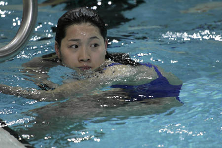 图文游泳首日夺金激烈罗雪娟夺50米蛙泳冠军