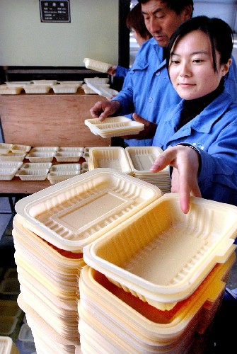 西北首条玉米餐盒生产线投产图