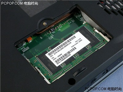 東芝satellite m19原配一根ddr333三星內存,空閒的一個內存插槽諄夠