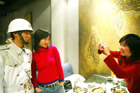 北京首家监狱主题餐厅“禅酷”今重开业(组图)