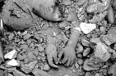 汶川遇难者遗体图片