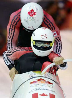 搜狐体育讯 北京时间2月19日凌晨,冬奥会有舵雪橇男子双人赛