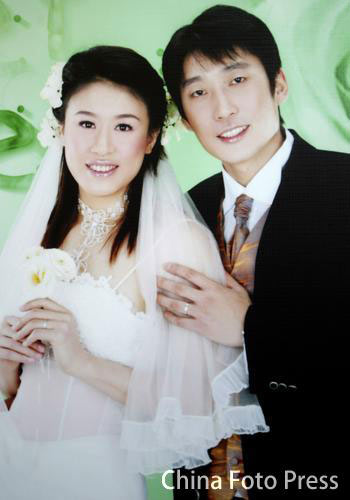 岳云鹏和妻子结婚照图片