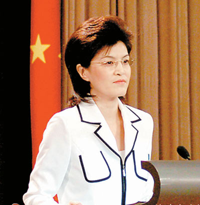 外交部第四位女发言人姜瑜清新亮相图