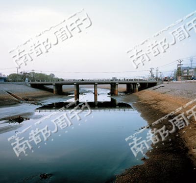 被震毀的唐山市勝利橋