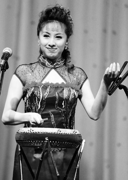 中国第一女鼓手图片