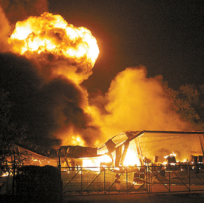 伊士曼工厂爆炸图片