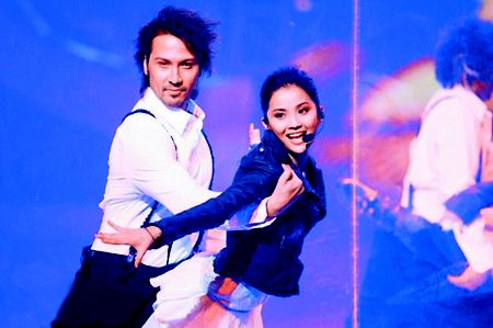 无线台庆港版舞林大会 钢管舞镜子舞频上舞台