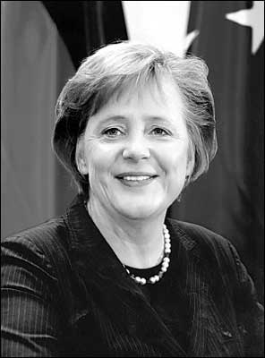 德国首位女总理默克尔
