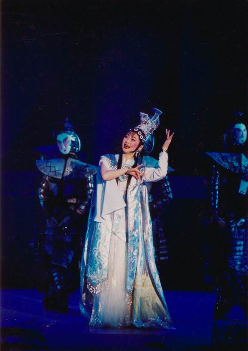 东方歌舞团最新奉献新春大歌舞《英风妙姿》