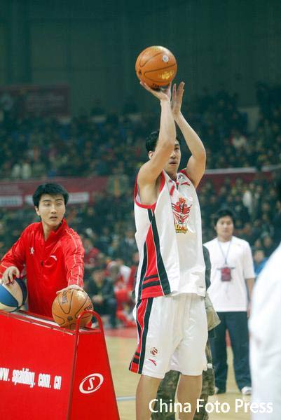 中国明星赛篮球球员(中国明星赛篮球球员是谁)