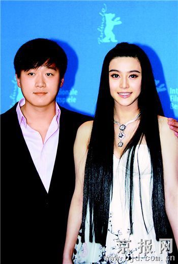 2月16日,中国影片《苹果》的主演佟大为(左)与范冰冰在德国举行的