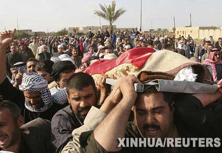 伊拉克总统被绞死图片