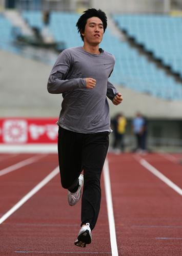 刘翔在大阪5度加冕 雅典奥运能夺冠需感谢福地