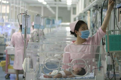 现代化儿童icu床位200余张,医院的icu病房为本市最大的新生儿重症监护
