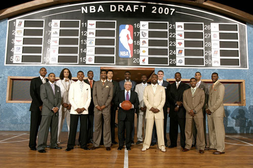 图文nba2007年选秀众新秀与斯特恩合影