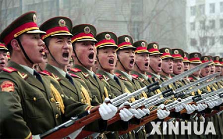 中国人民解放军海陆空三军是保卫我国一切重大活动安全的坚强柱石