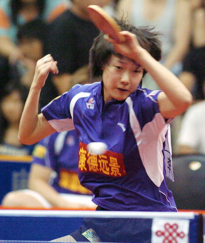乒乓球队员李楠照片图片