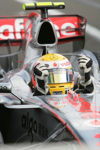 2007賽季f1匈牙利大獎賽正式比賽在布達佩斯賽道結束,杆位發車的