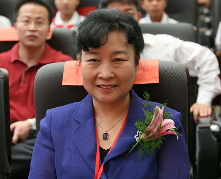 图文:中华全国妇女联合会副主席赵少华女士出席