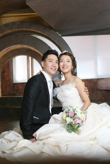 李允浩和徐敏静结婚照图片