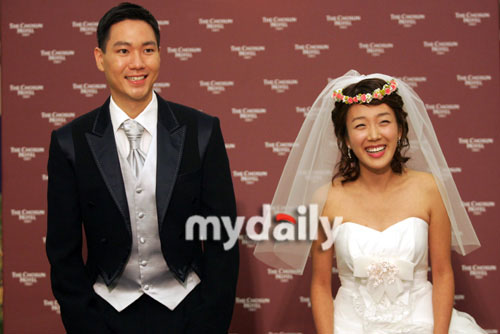韩国歌手李秀英的丈夫图片