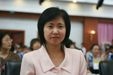 图文：紫娃被提名火炬 联想集团副总裁李岚出席