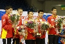 图文：乒球团体世界杯颁奖 中国男乒在领奖台上
