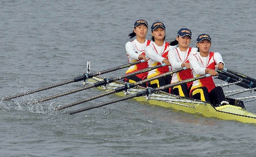 女子赛艇四人双桨图片