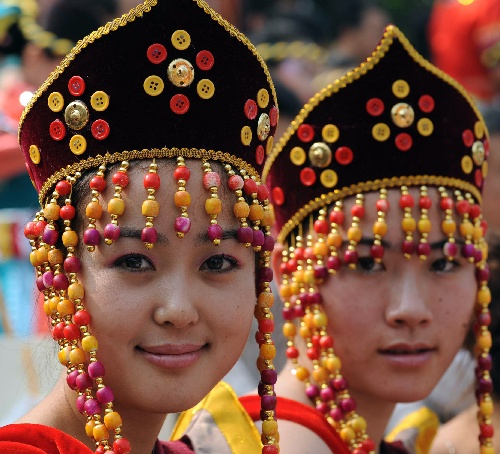 图文民族运动会肖像满族姑娘清澈的眼神